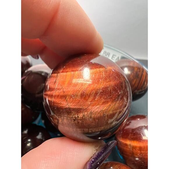 Red tigers eye sphere - Picture 4 of 11